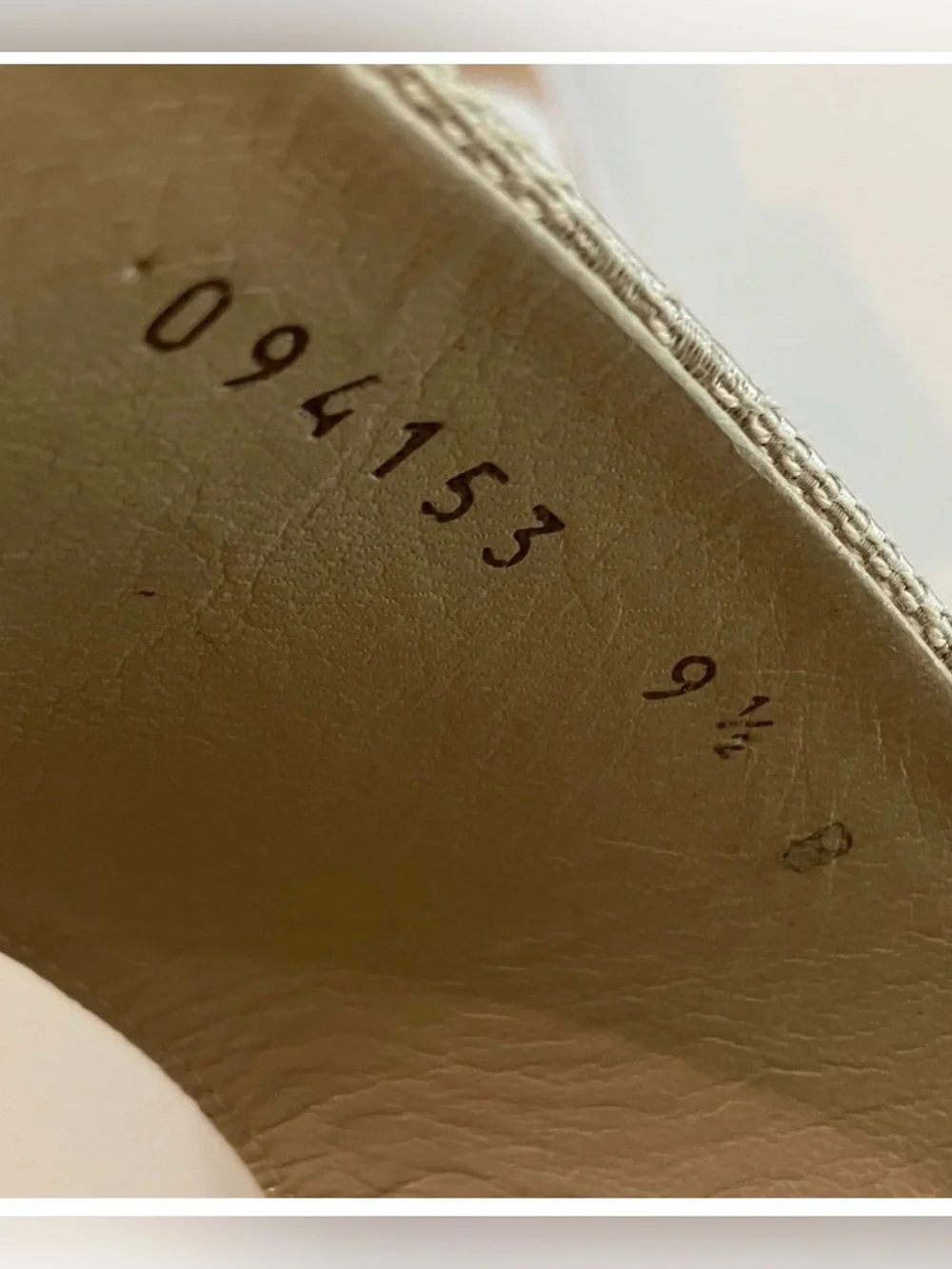 Gucci Beige Monogram Slide Sandals 9.5 - Picture 7 of 16